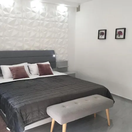 Apartman Sonas 2 With Free Private Parking Karlovac Exterior photo