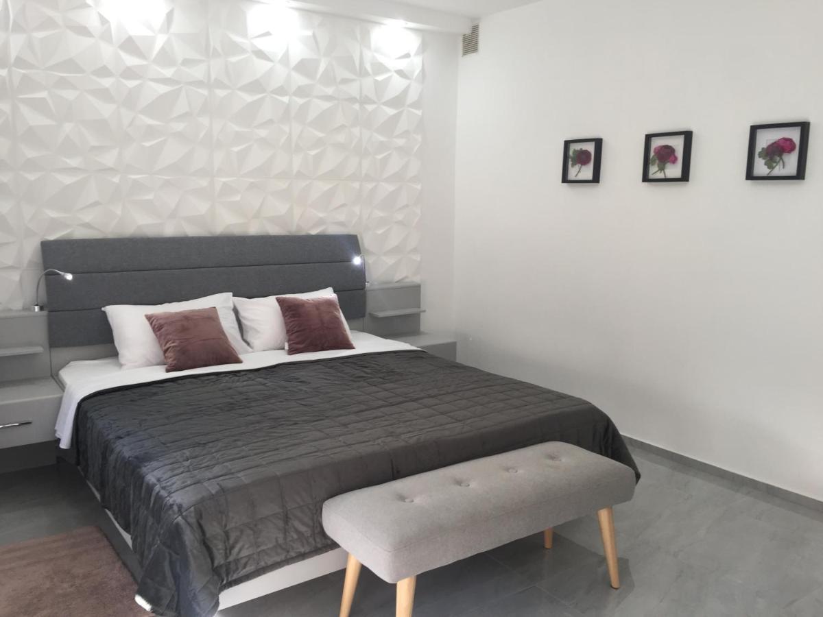 Sonas 2 With Free Private Parking Apartment